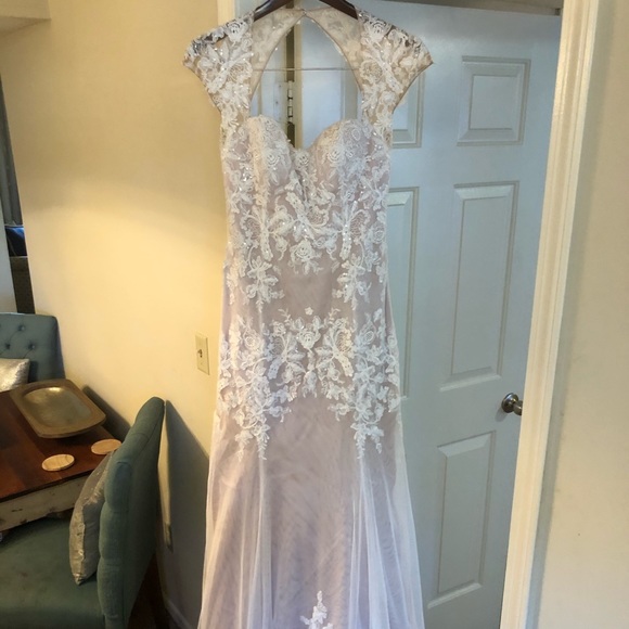 W•Too Wedding Gown - Picture 3 of 8